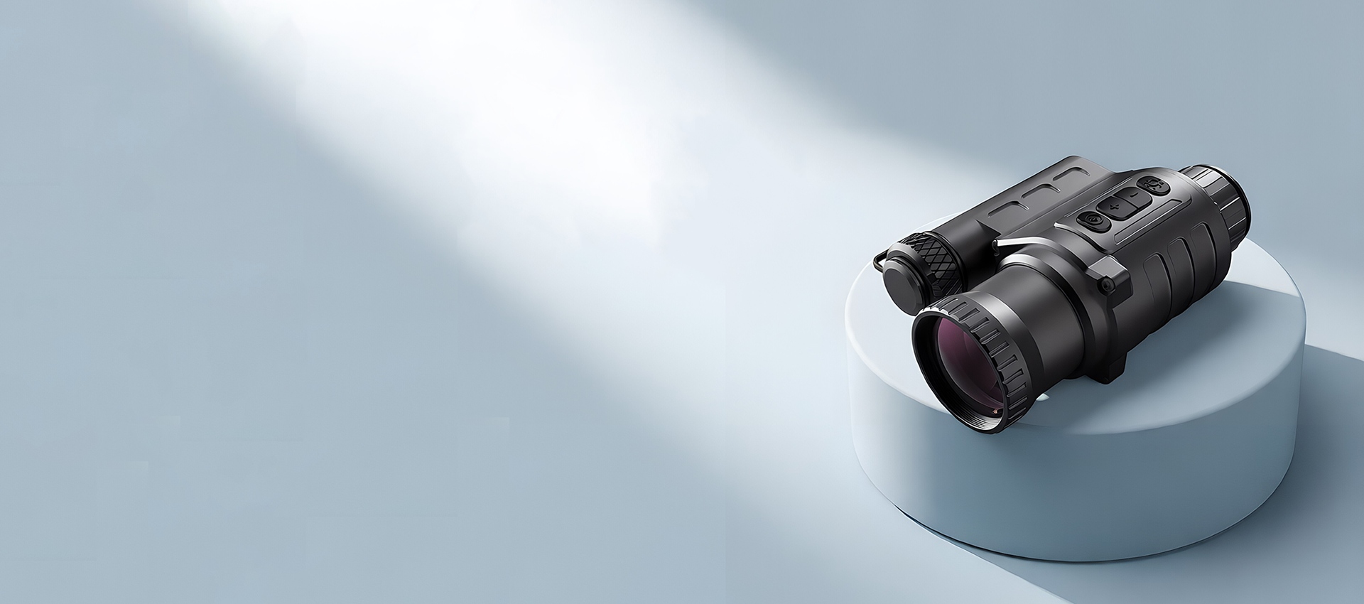 夜视仪 - 正面